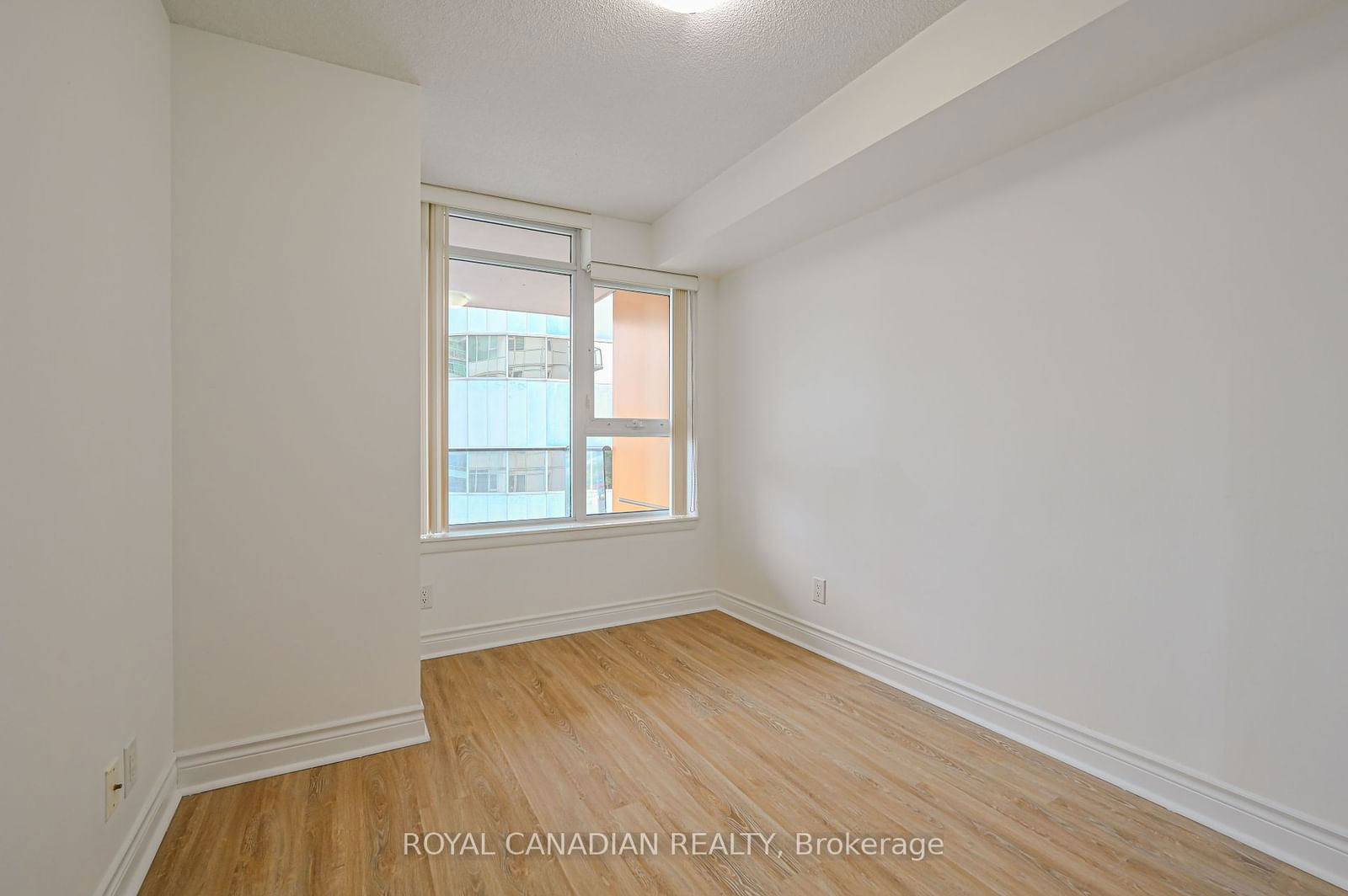 25 Town Centre Crt, unit 701 for sale