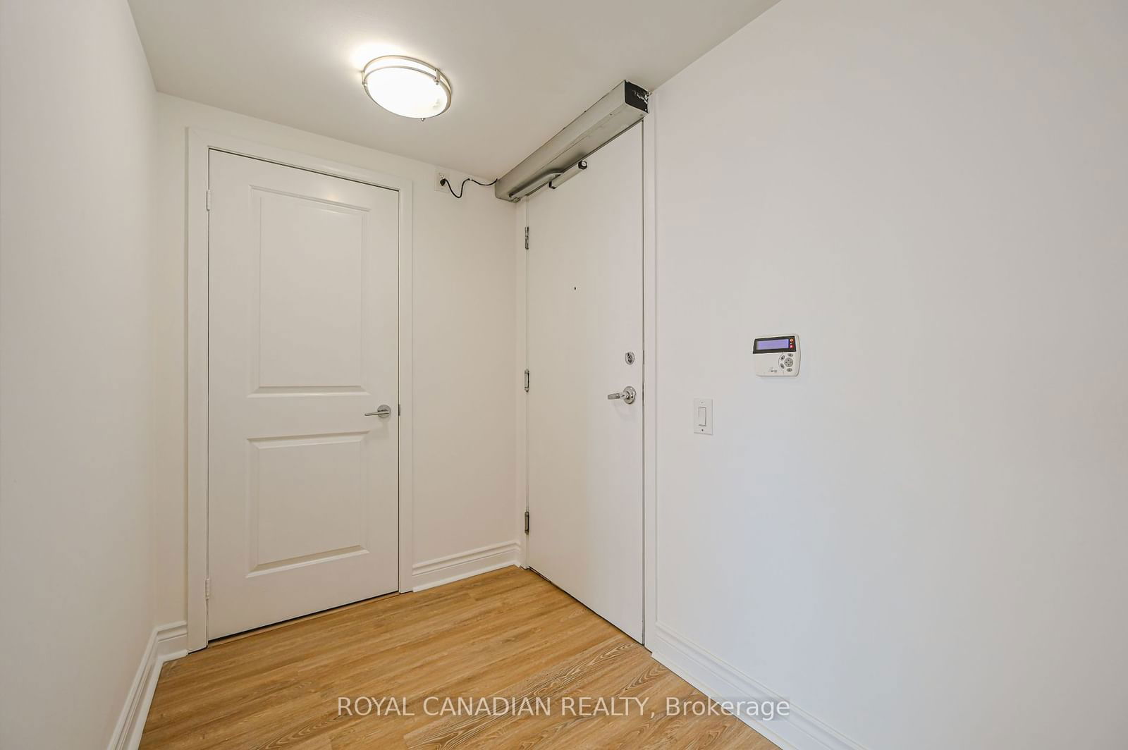 25 Town Centre Crt, unit 701 for sale