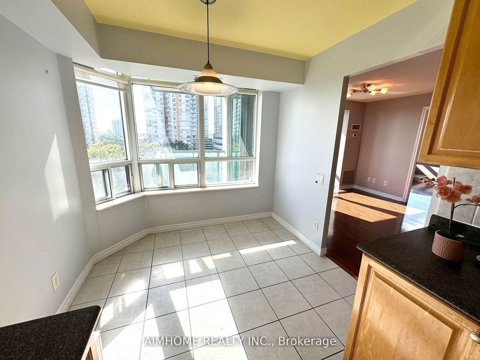 61 Town Centre Crt, unit 1103 for rent