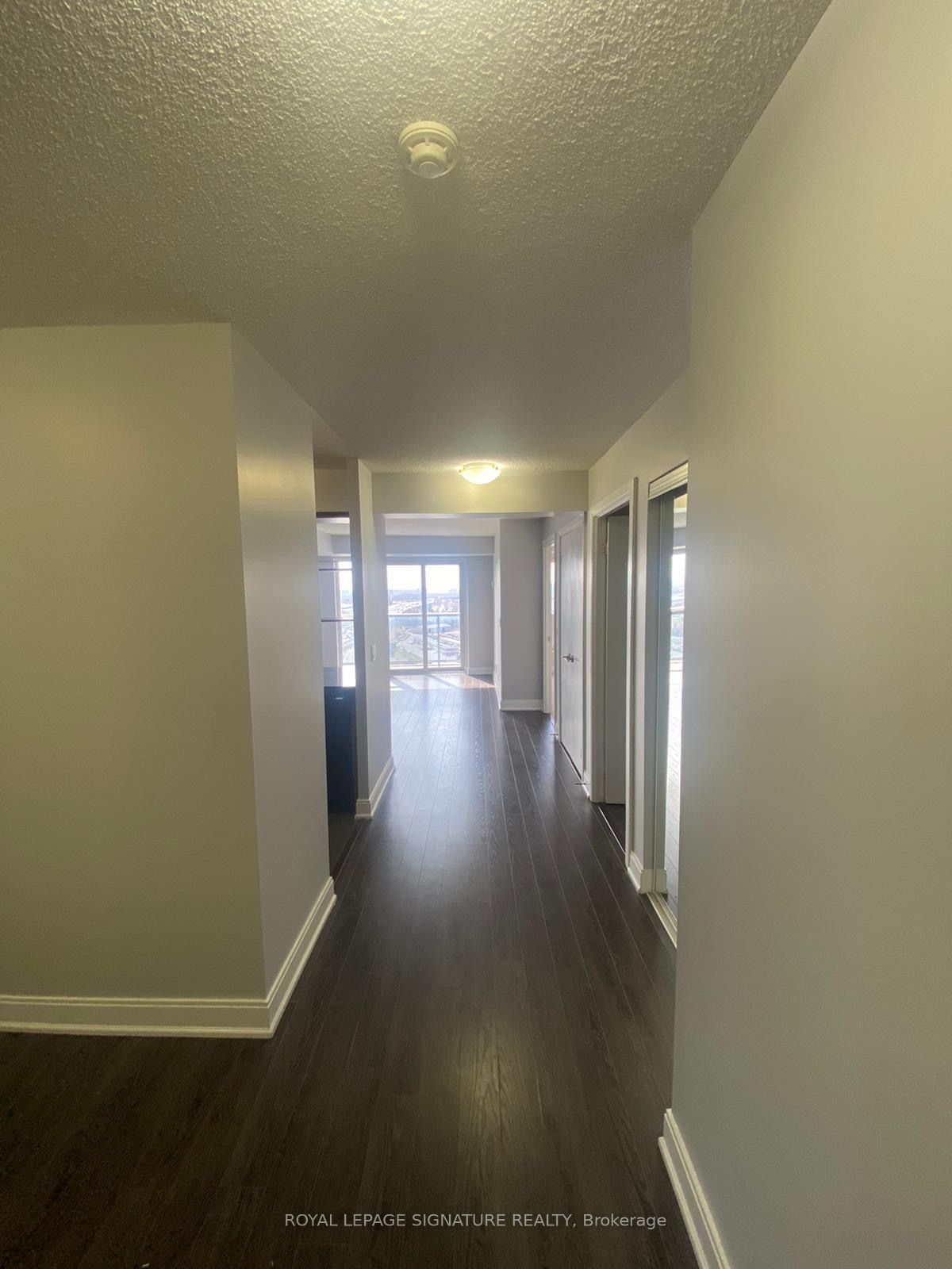 125 Village Green Sq, unit 2506 for rent