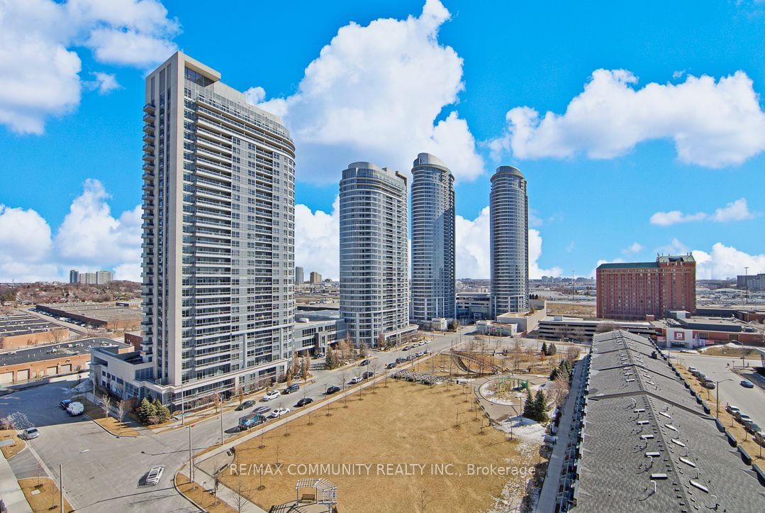 275 Village Green Sq, unit 1724 for sale