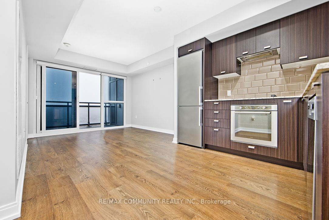 275 Village Green Sq, unit 1724 for sale