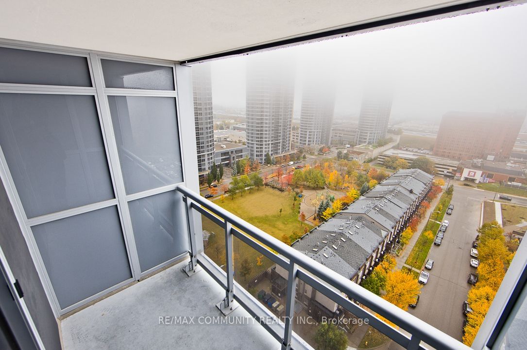 275 Village Green Sq, unit 1724 for sale