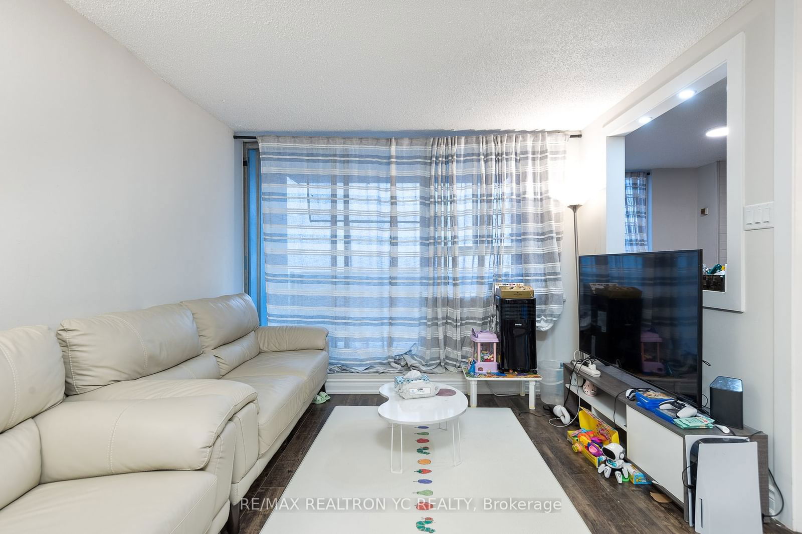 100 Wingarden Crt, unit 1612 for sale