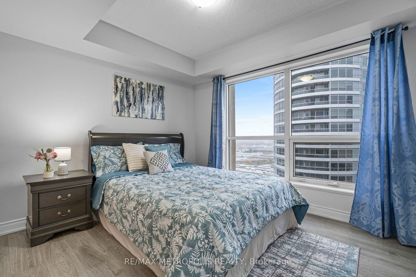 151 Village Green Sq, unit 2103 for sale