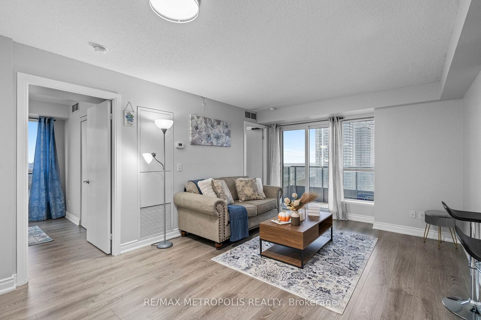 151 Village Green Sq, unit 2103 for sale