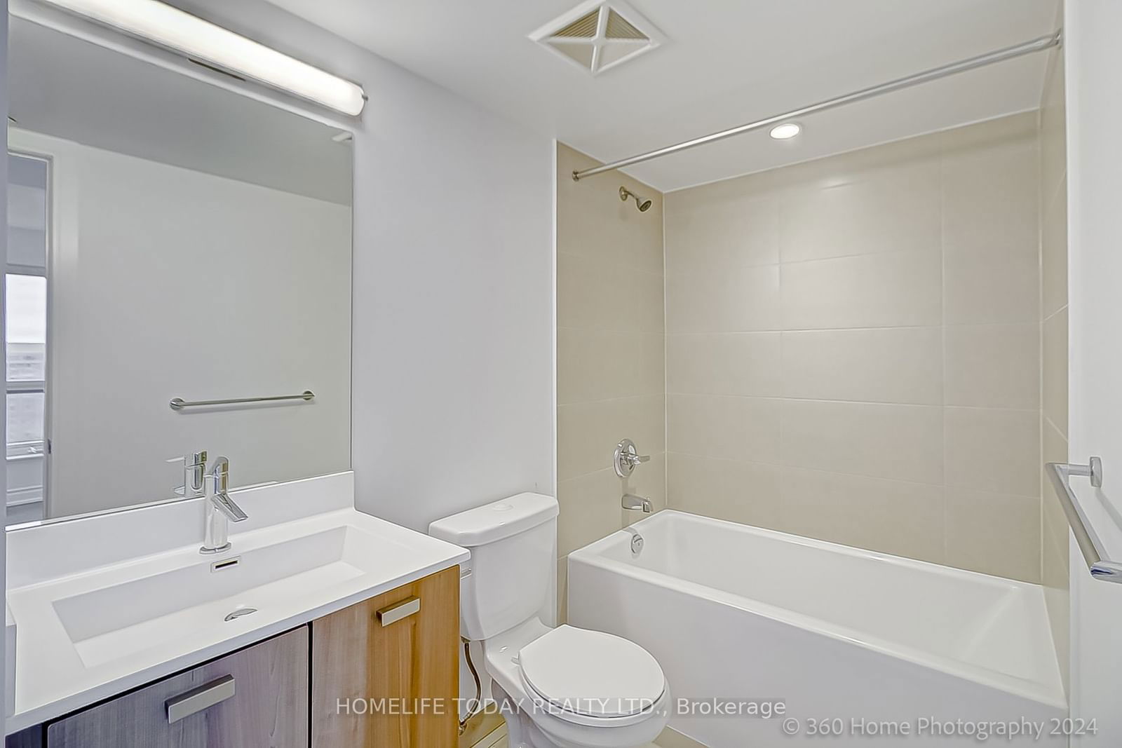 275 Village Green Sq, unit 1323 for rent