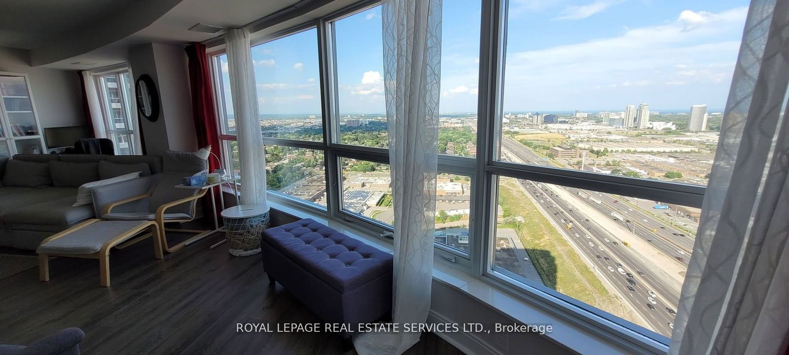 125 Village Green Sq, unit 3803 for rent