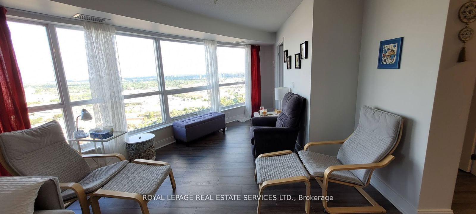 125 Village Green Sq, unit 3803 for rent