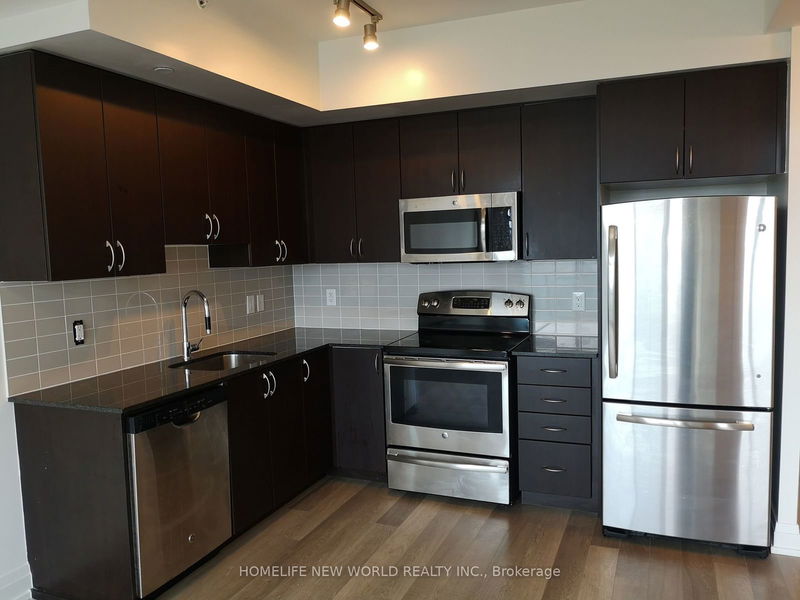 7167 Yonge St, unit 1207 for rent