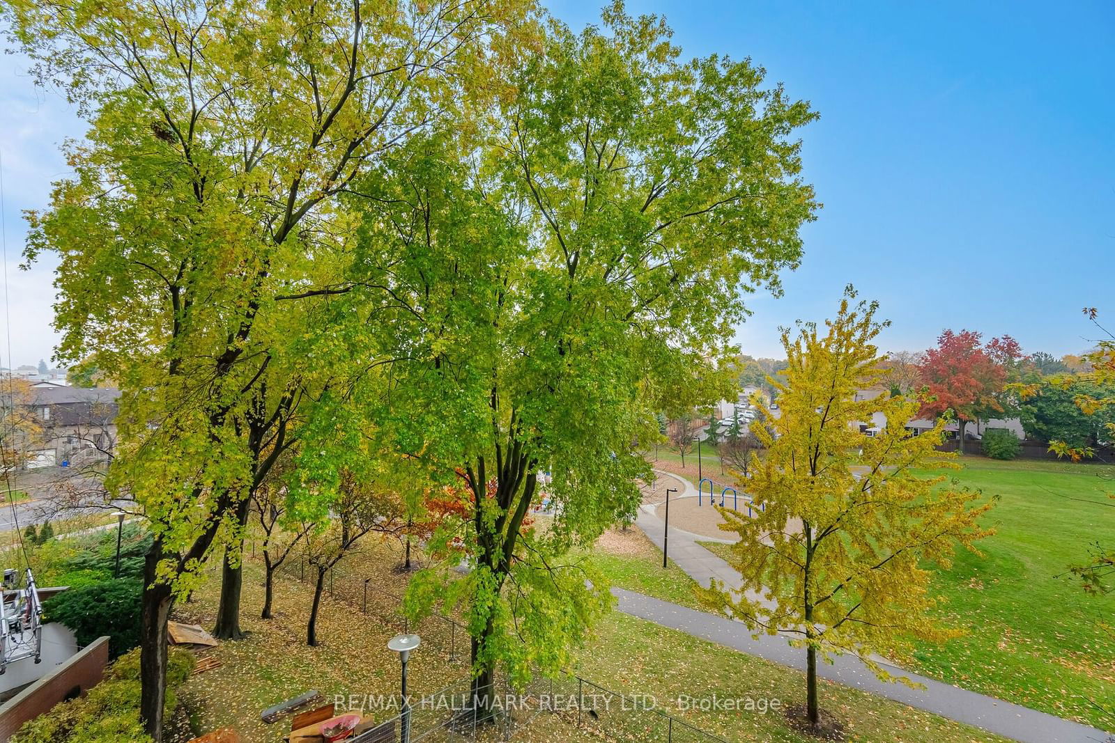 Baif Garden Court Condos, Richmond Hill, Toronto