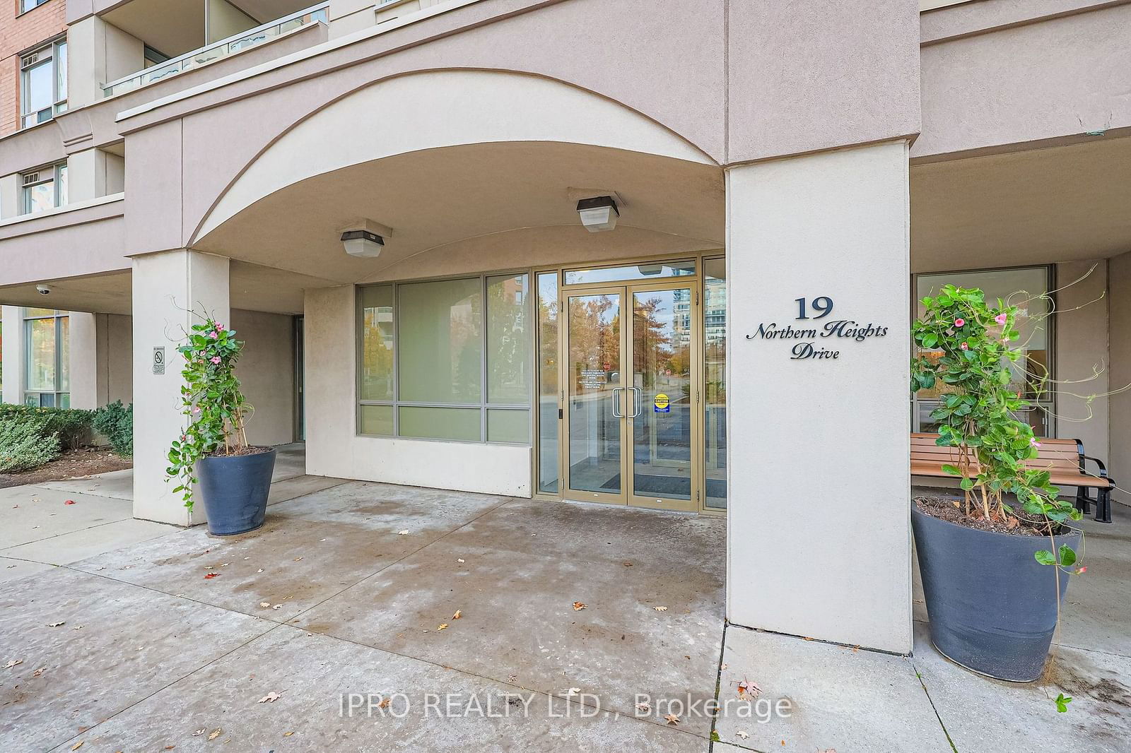 19 Northern Heights Dr, unit 107 for sale