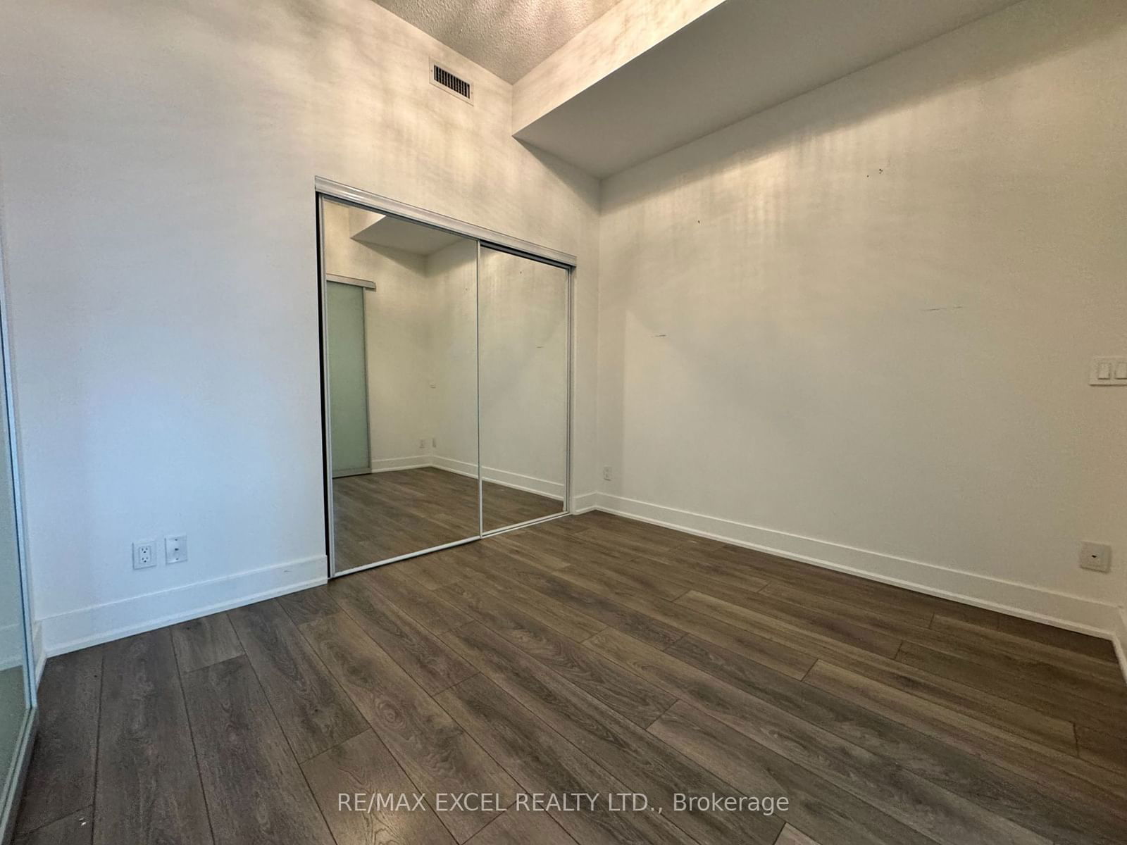 180 Enterprise Blvd, unit 414 for rent