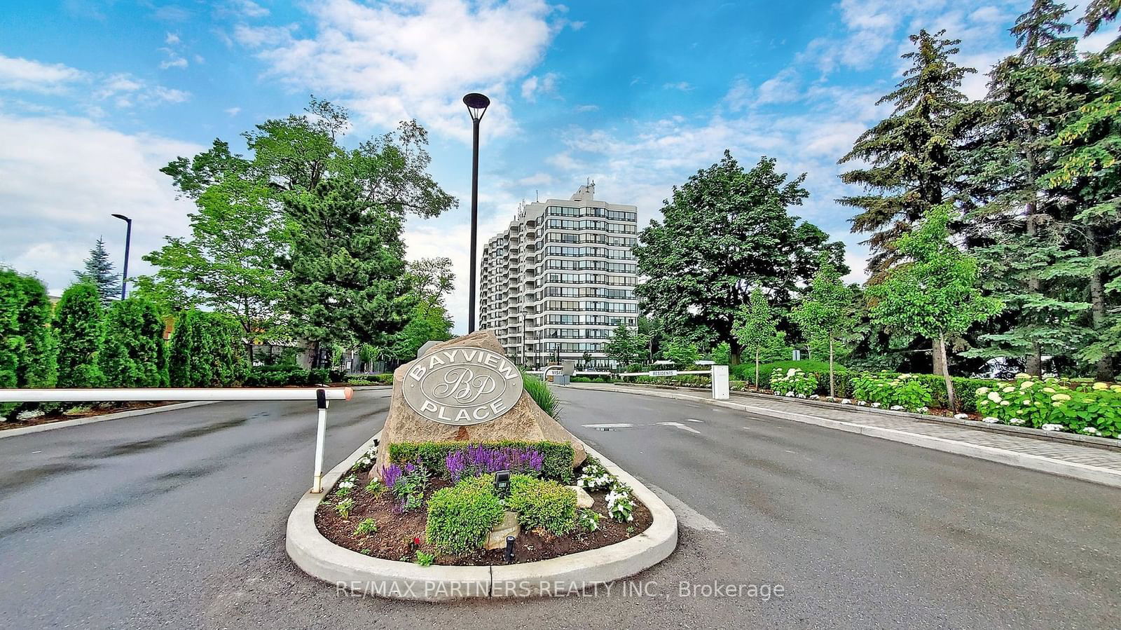 8501 Bayview Ave, unit 907 for sale