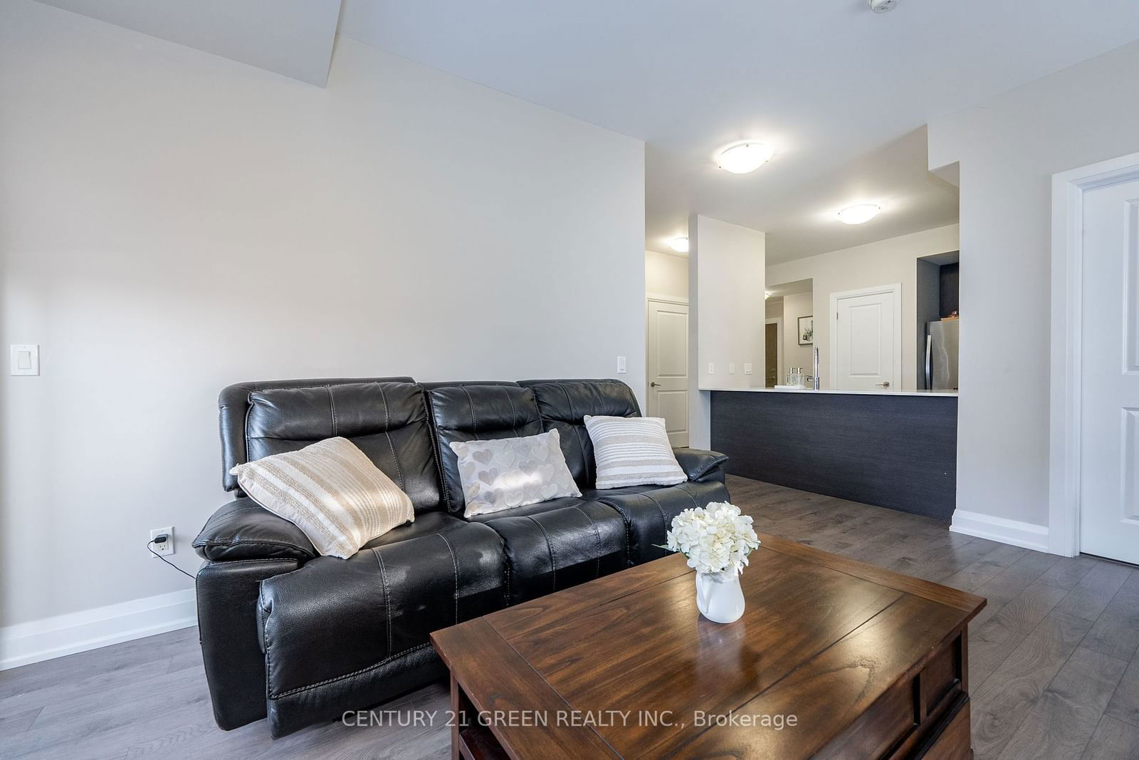 481 Rupert Ave, unit 109 for sale