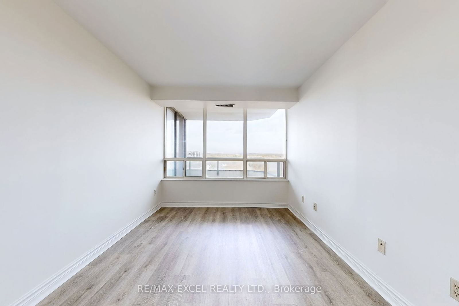 8501 Bayview Ave, unit 808 for sale