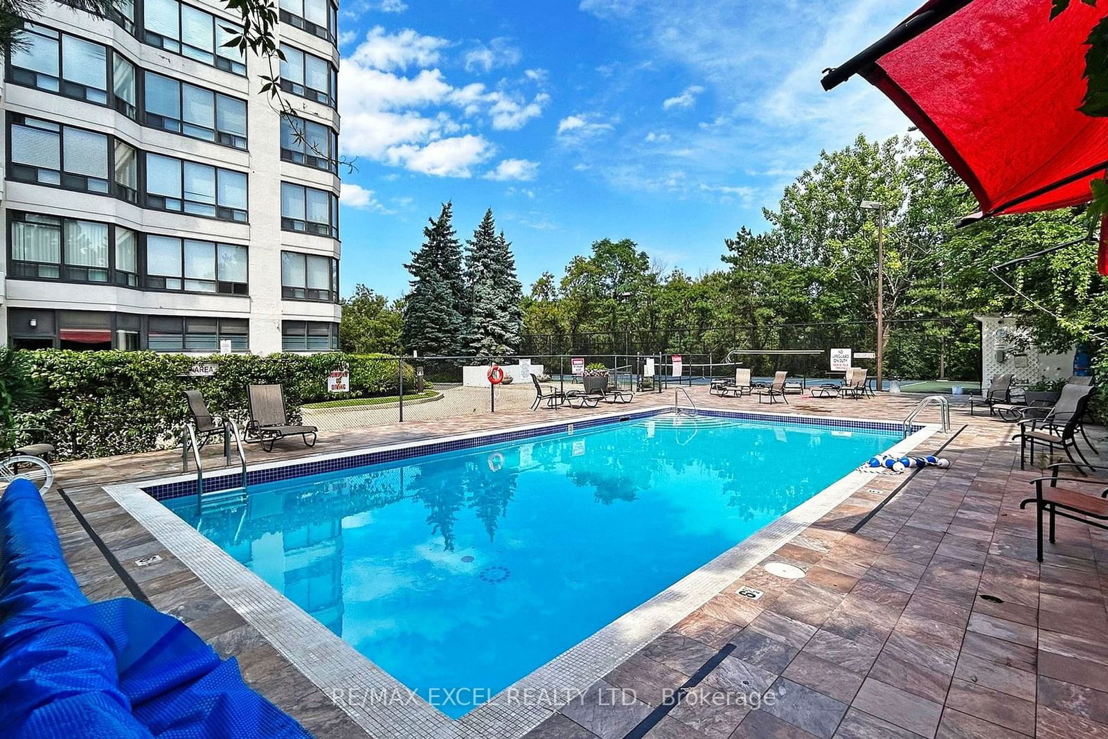 8501 Bayview Ave, unit 808 for sale