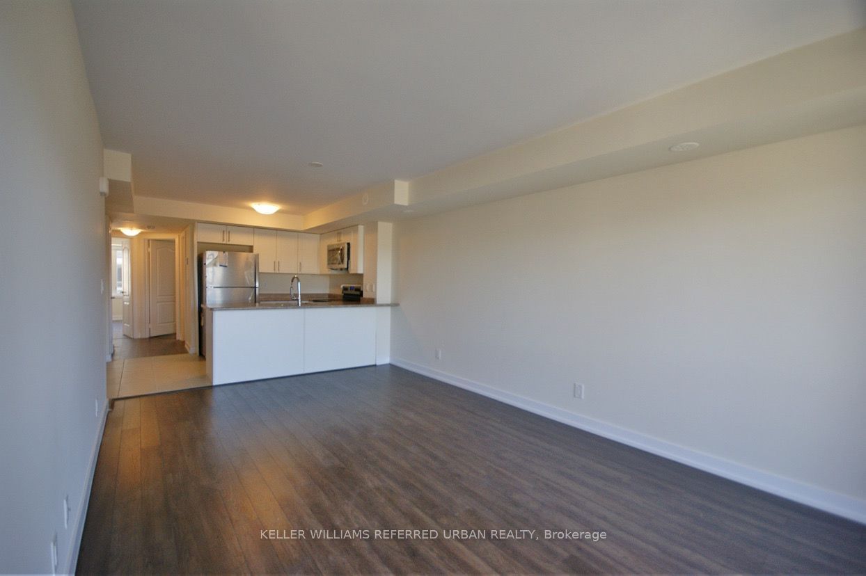 10 Dunsheath Way, unit 218 for rent