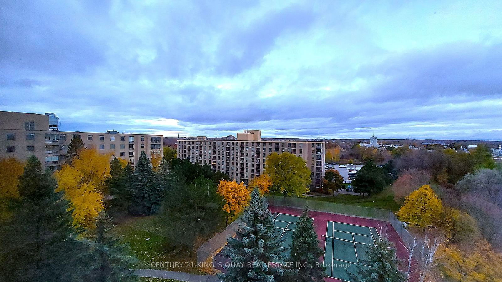 326 Major Mackenzie Dr E, unit 801 for sale