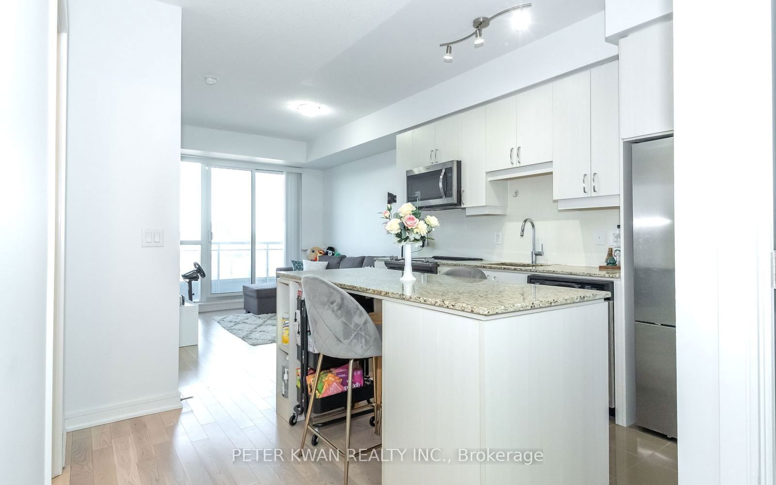 9205 Yonge St, unit 618NE for sale