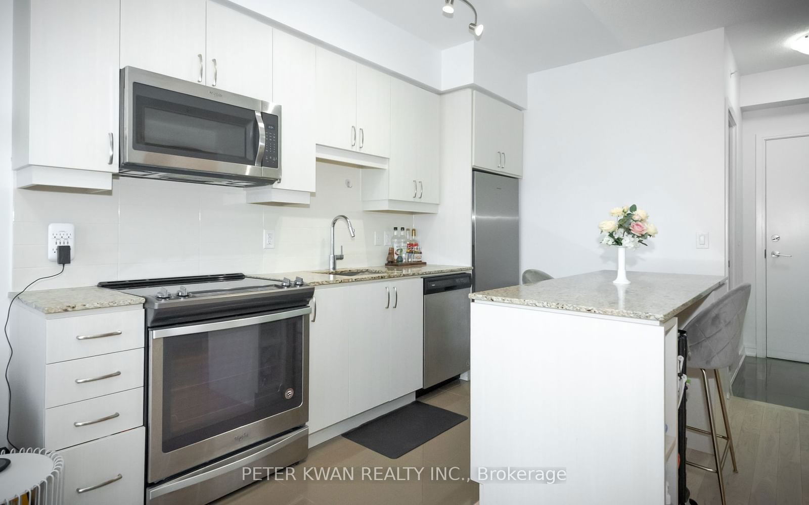 9205 Yonge St, unit 618NE for sale