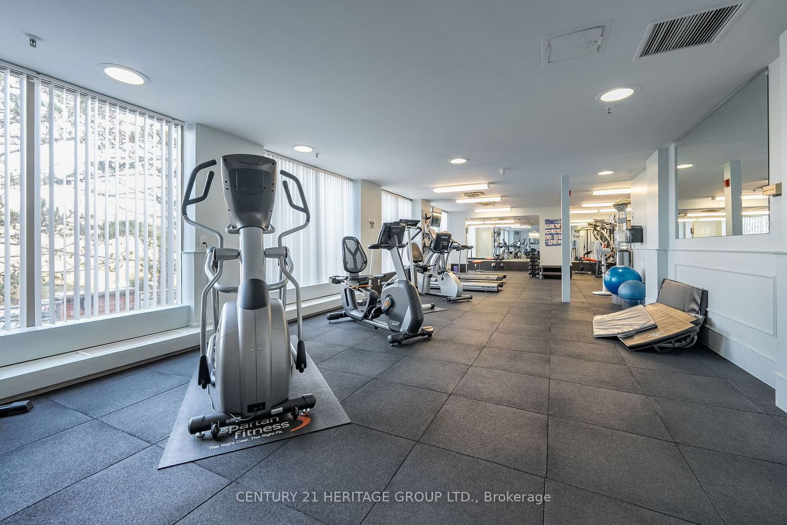 14924 Yonge St, unit 504 for sale