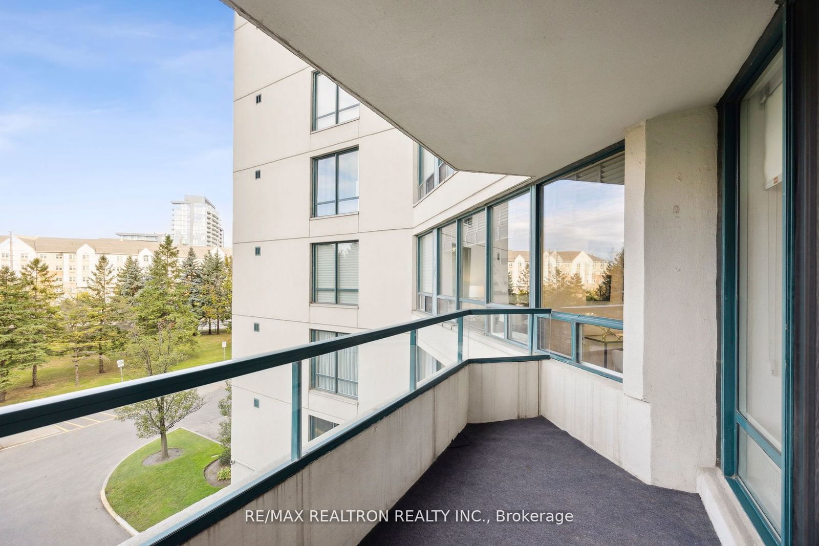 120 Promenade Circ, unit 406 for sale