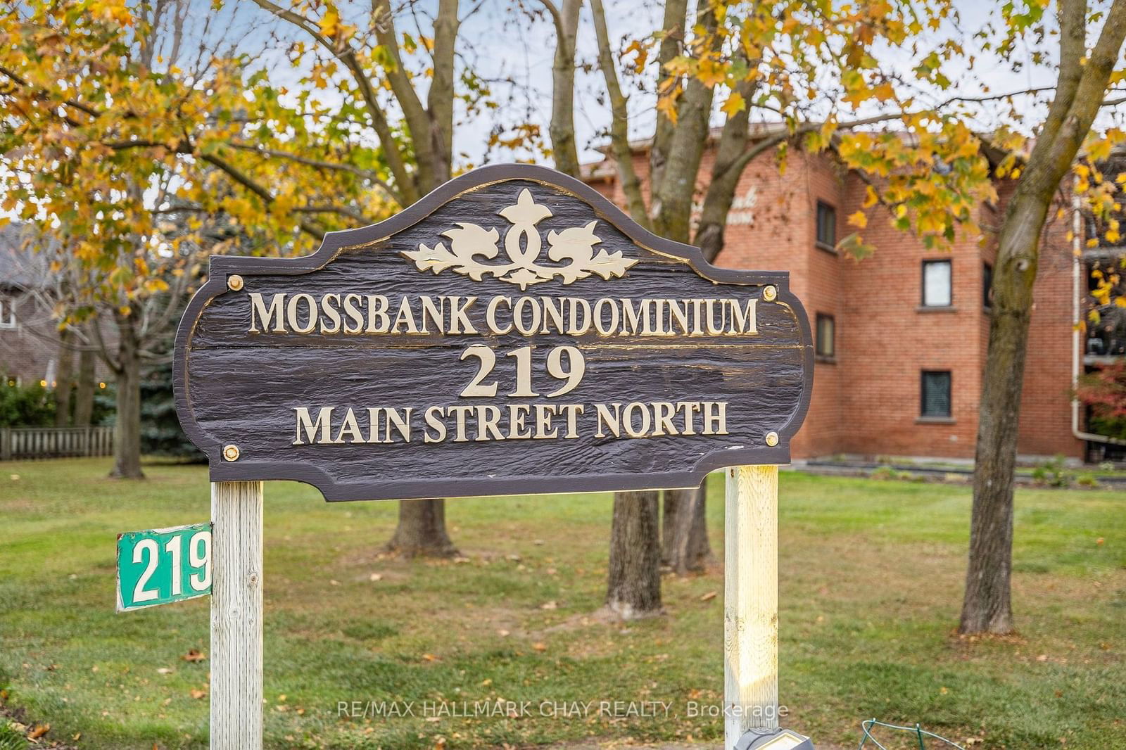 Mossbank, Uxbridge, Toronto