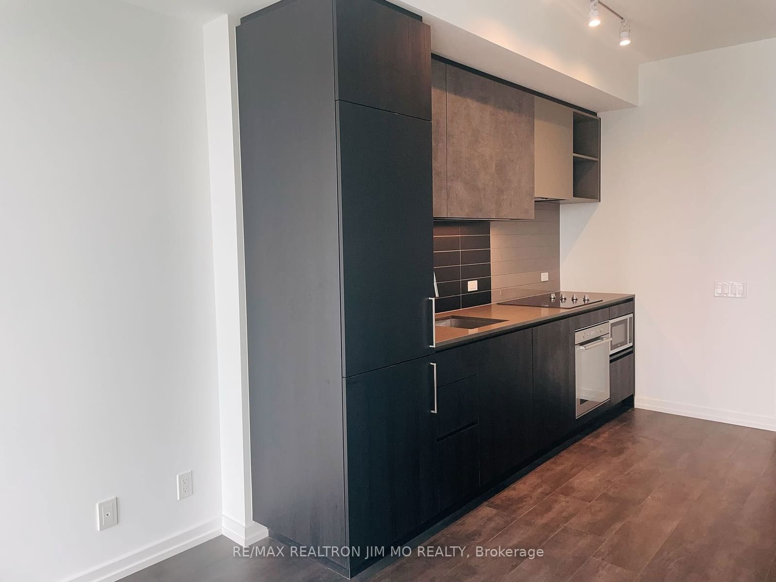 7890 Jane St, unit 3103 for rent