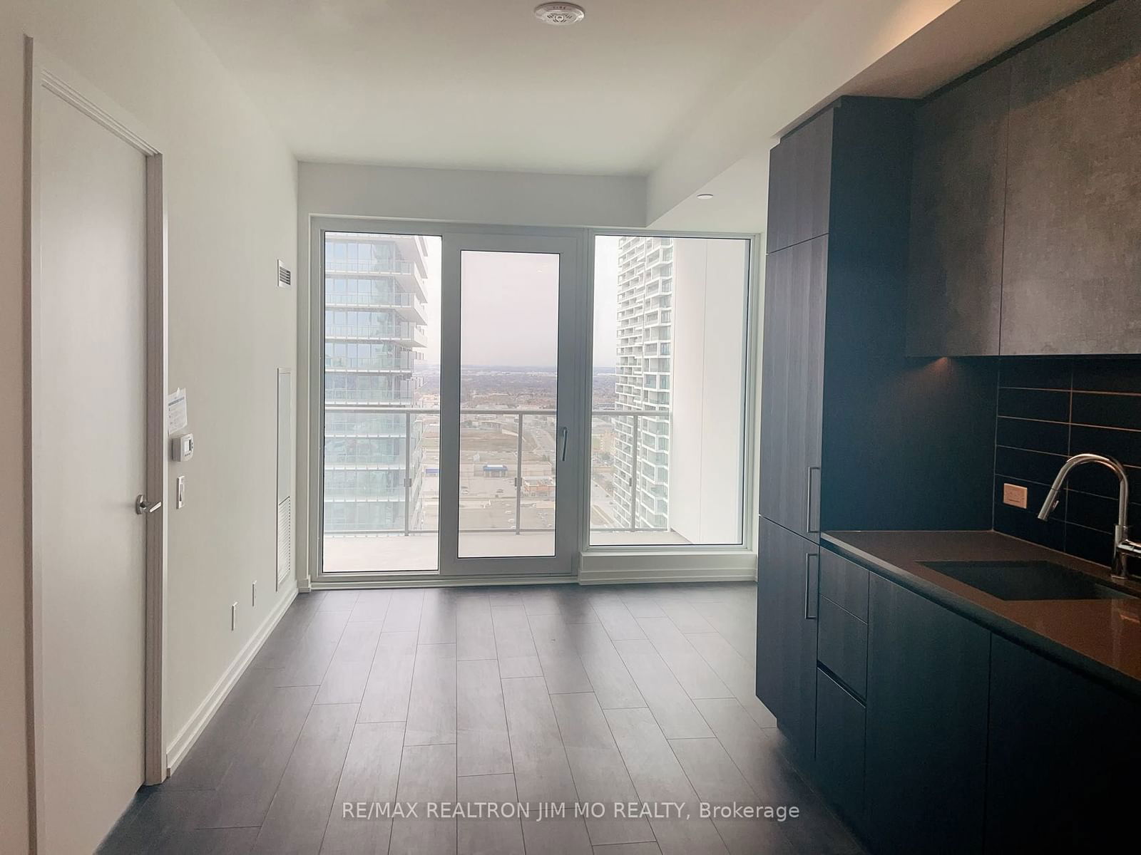 7890 Jane St, unit 3103 for rent