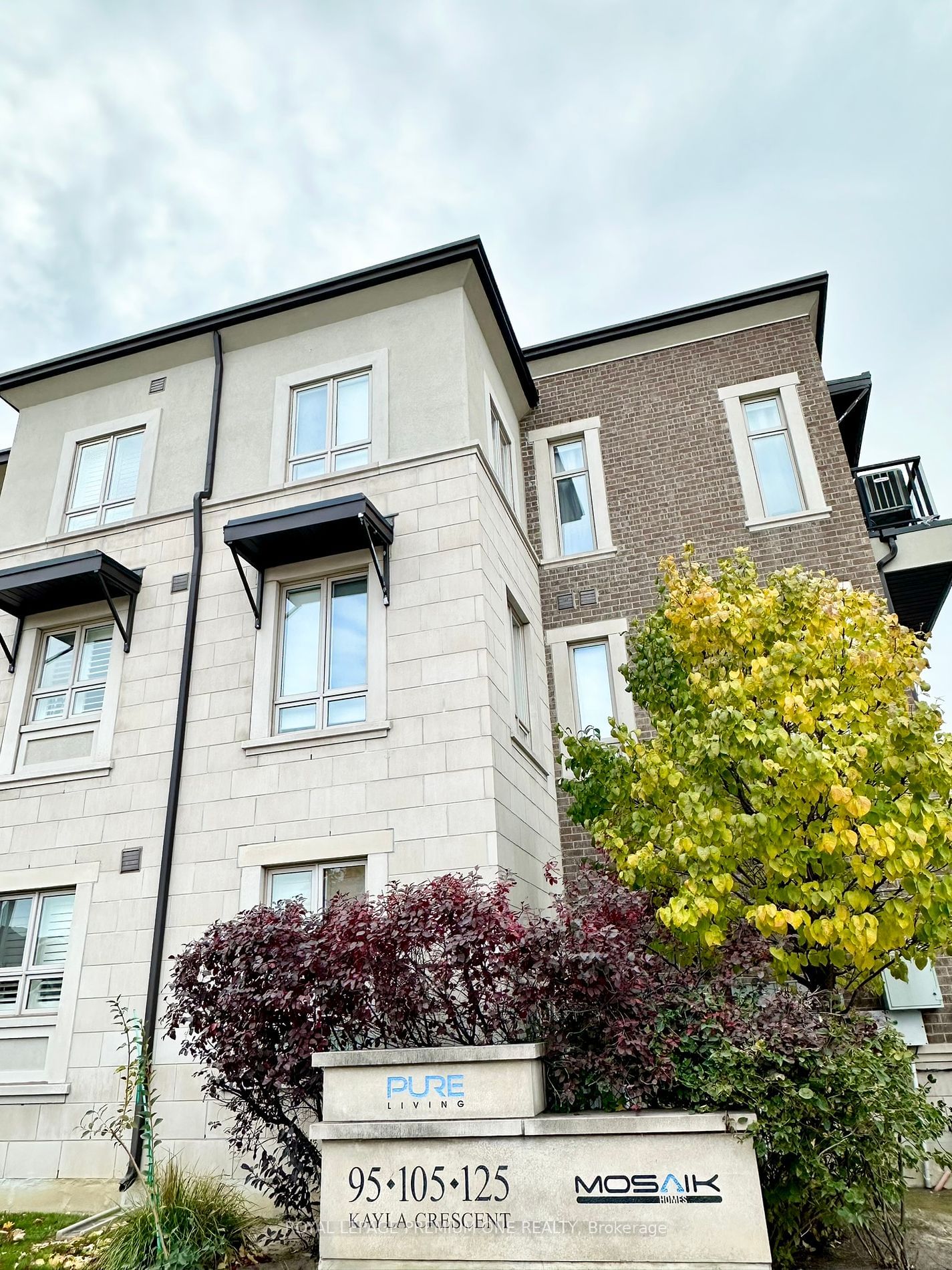 95 Kayla Cres, unit 11 for rent