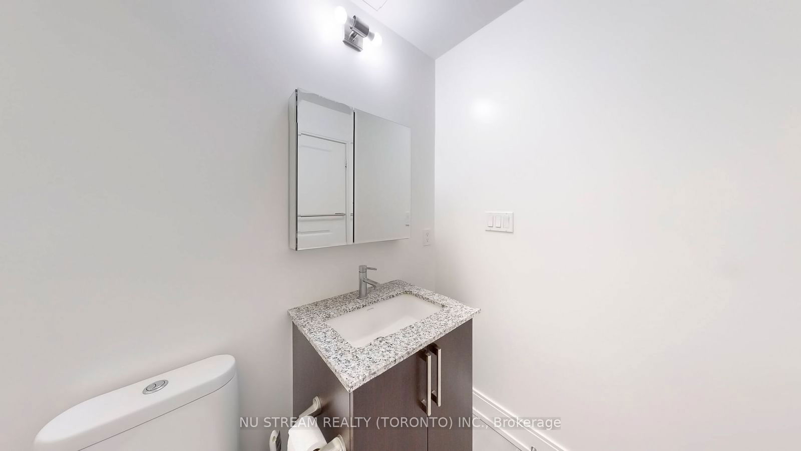 9600 Yonge St, unit 303B for sale