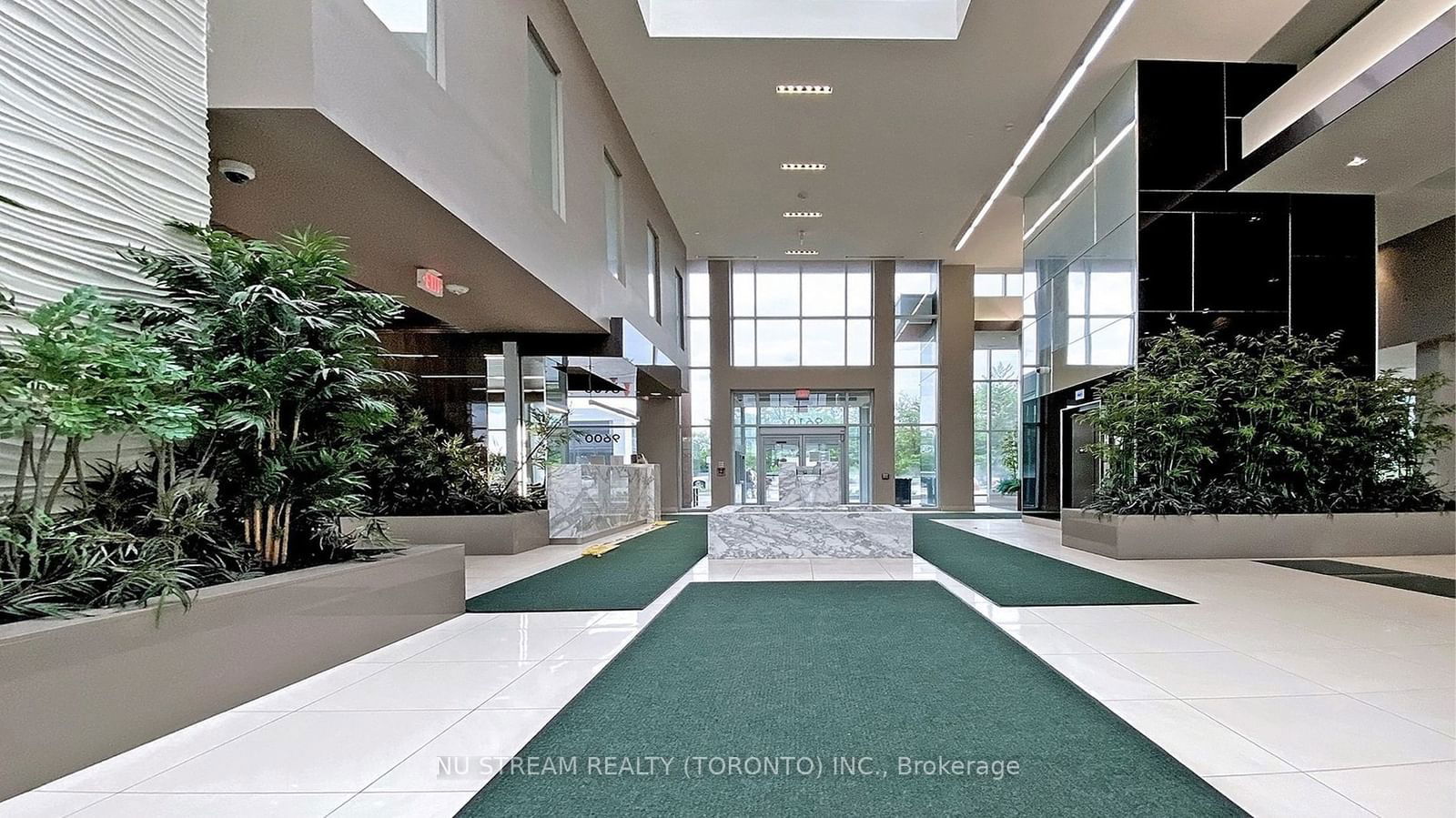 9600 Yonge St, unit 303B for sale