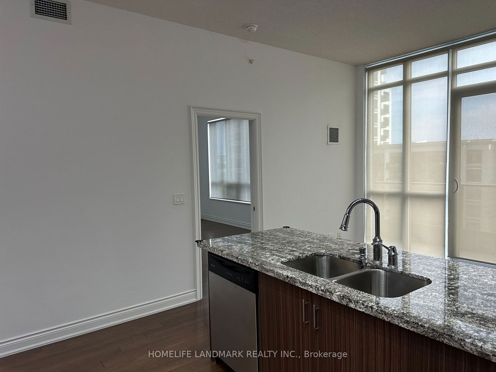 89 South Town Centre Blvd, unit 916 for rent