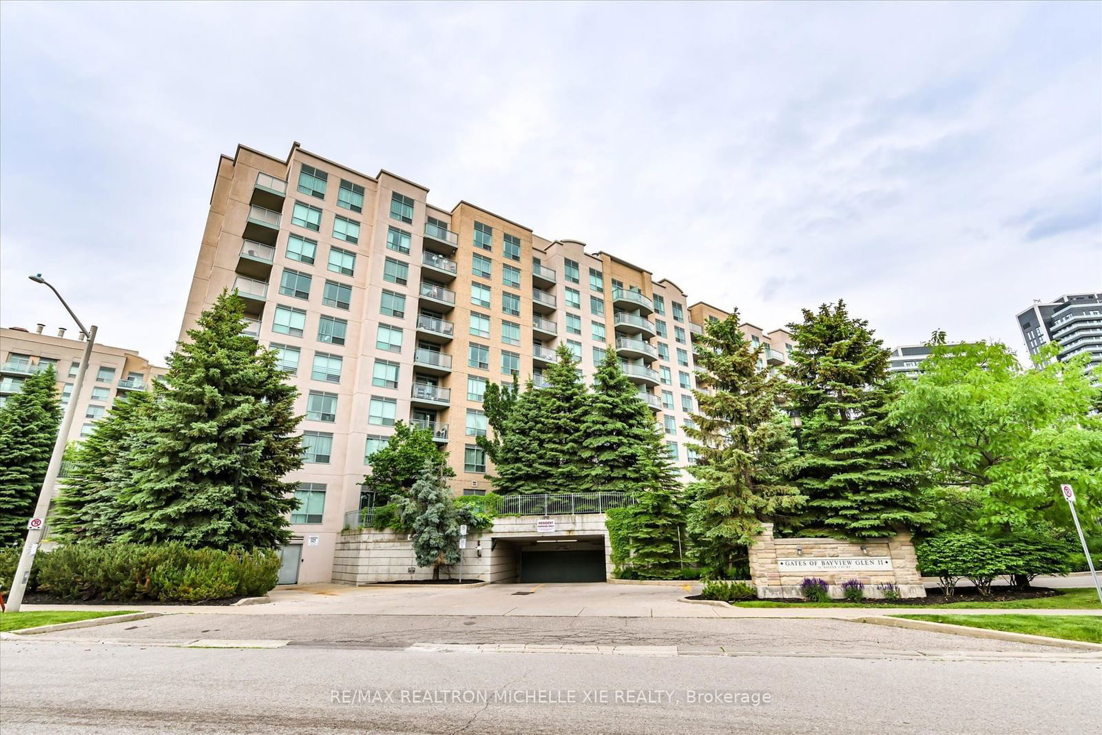 The Gates of Bayview Glen II Condos, Richmond Hill, Toronto