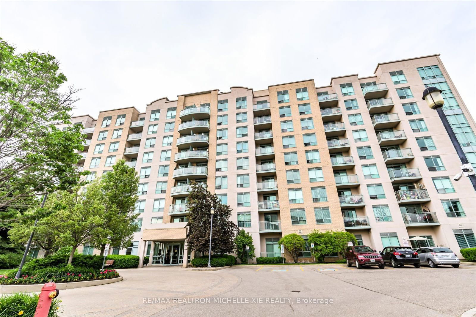 The Gates of Bayview Glen II Condos, Richmond Hill, Toronto