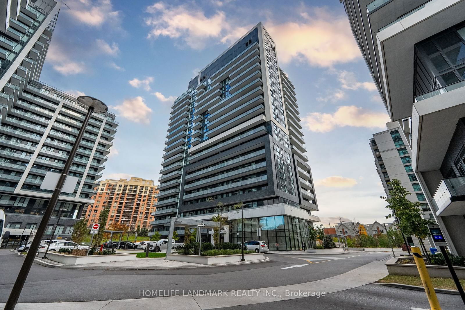 YongeParc Condos, Richmond Hill, Toronto