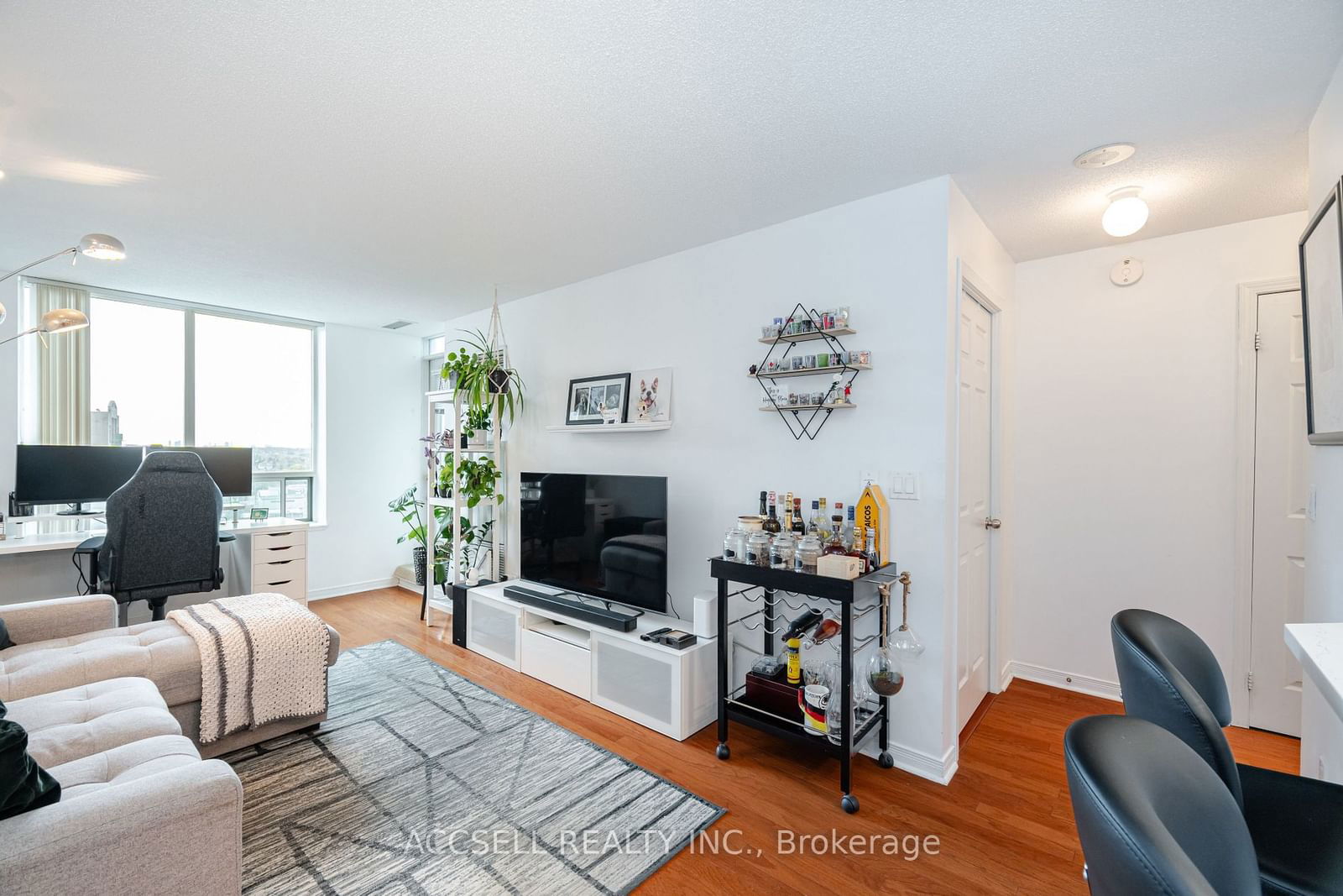 11 Oneida Cres, unit PH13 for rent