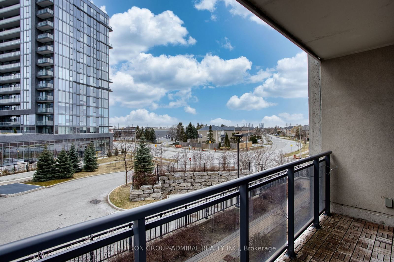 95 North Park Rd, unit 204 for sale