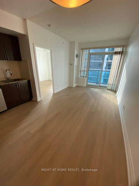 7167 YONGE St, unit 1210 for sale