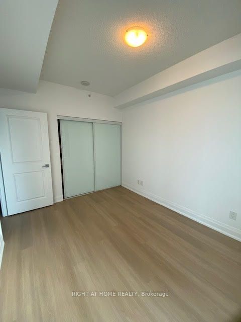 7167 YONGE St, unit 1210 for sale