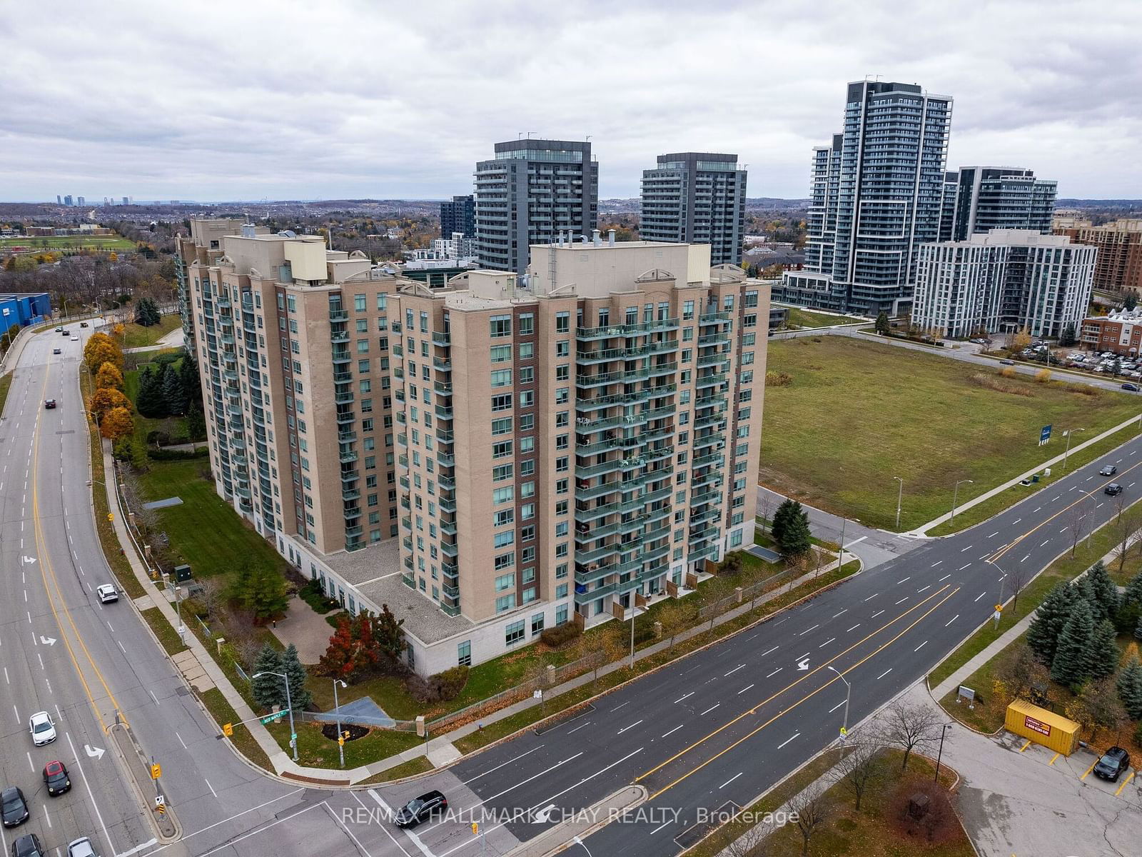 11 Oneida Cres, unit 406 for sale