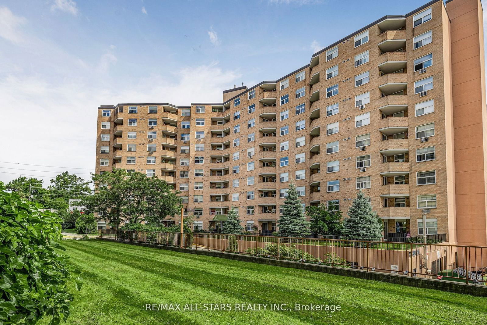 260 Davis Dr, unit 212 for sale