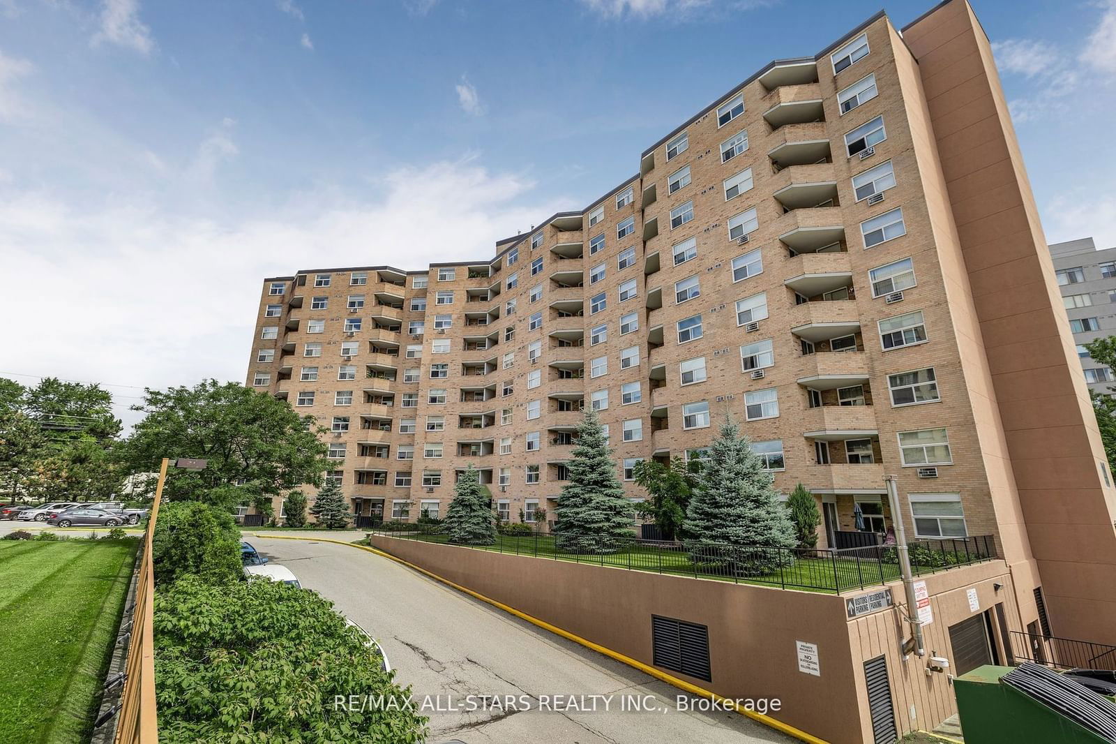 260 Davis Dr, unit 212 for sale