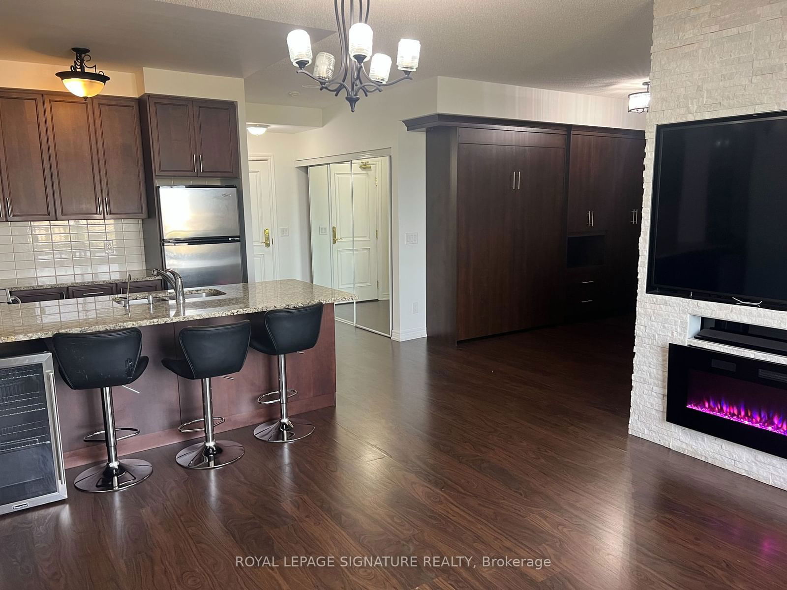 9245 Jane St, unit 701 for rent