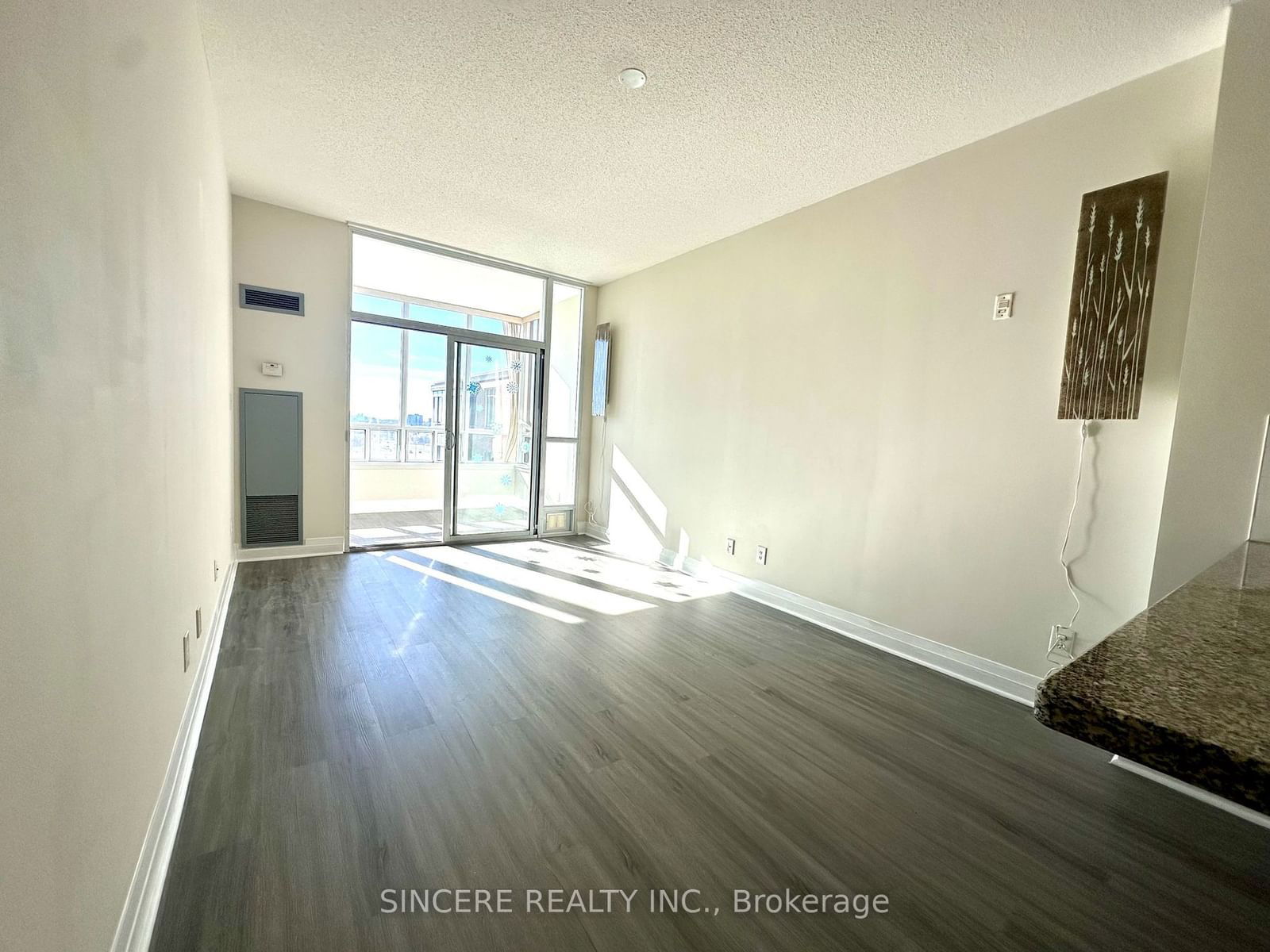 7373 Kennedy Rd, unit PH02 for rent