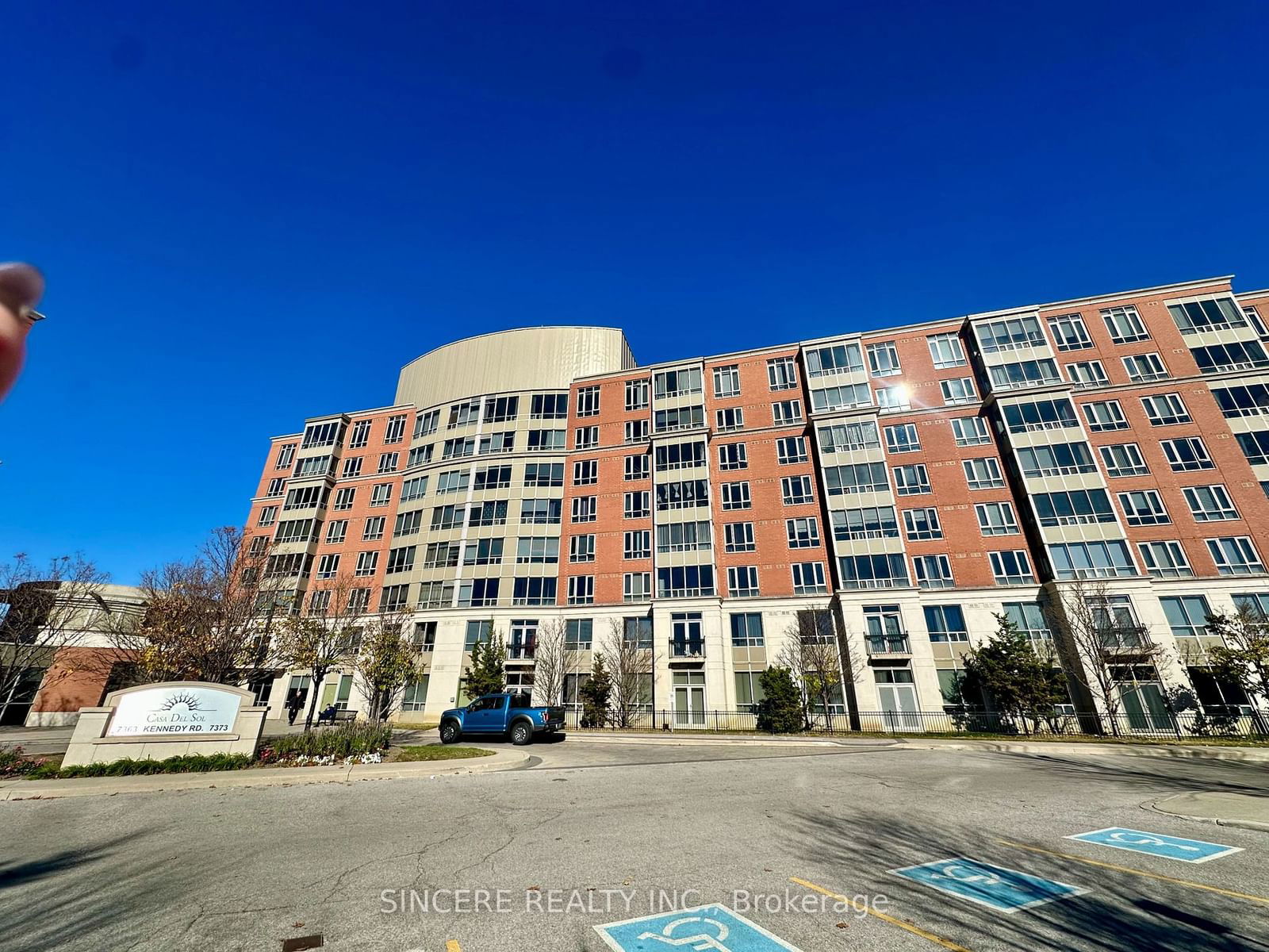 7373 Kennedy Rd, unit PH02 for rent