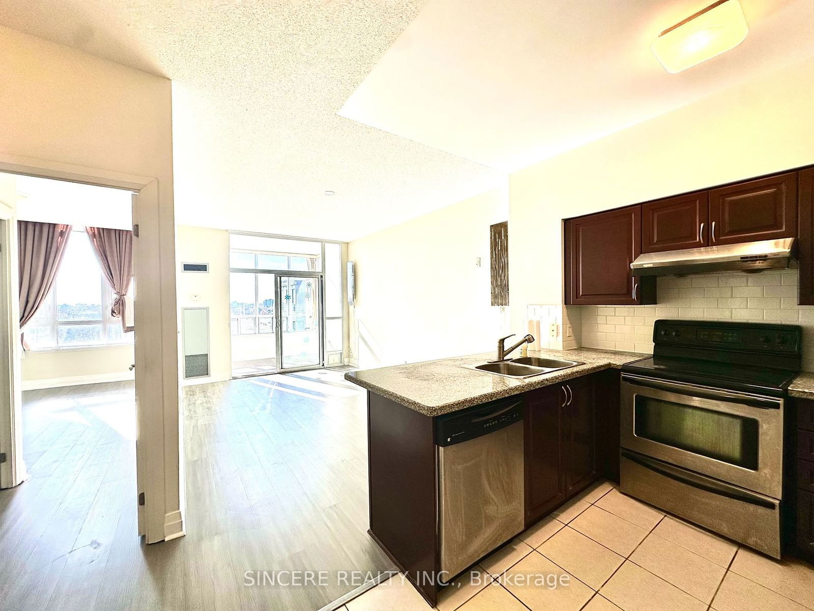 7373 Kennedy Rd, unit PH02 for rent