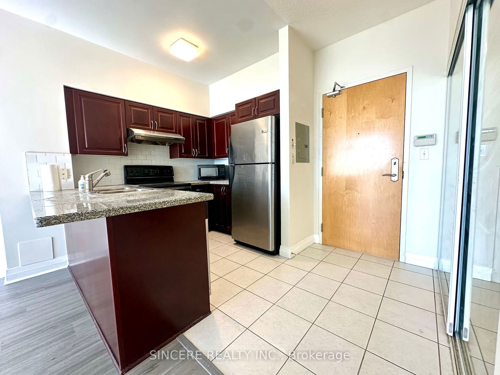 7373 Kennedy Rd, unit PH02 for rent