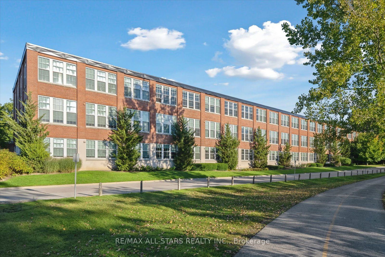 Specialty Lofts, Newmarket, Toronto